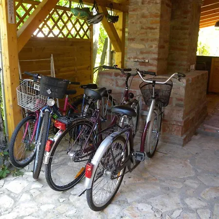 In - Balaton 18622 Tatil Evi *