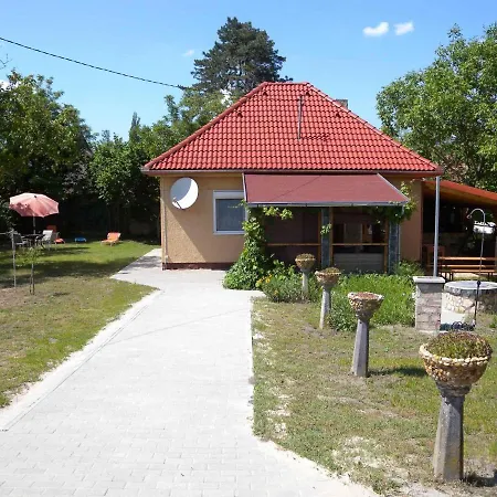 In - Balaton 18622 Vakantiehuis *