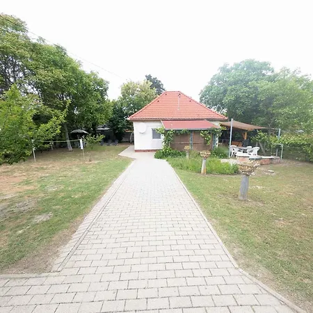 In Fonyod/balaton 18622 بيت للعطل بالاتونفينيفيس