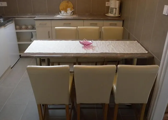 In - Balaton 18622 *